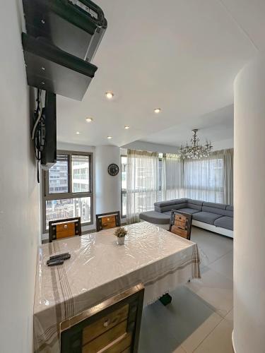 Équipements, Lovely apartment with sea view in Bat Yam