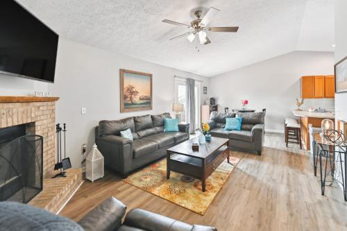 Corinth Getaway with Deck about 11 Mi to Ark Encounter! in Corinth, USA