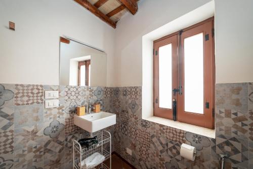 Double Room with Private Bathroom image 2