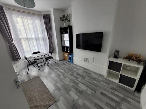 2 bed luxury flat in Lambeth