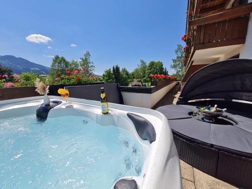 อ่างแช่น้ำร้อน, Familienhotel Lowen in เนสเซลวัง