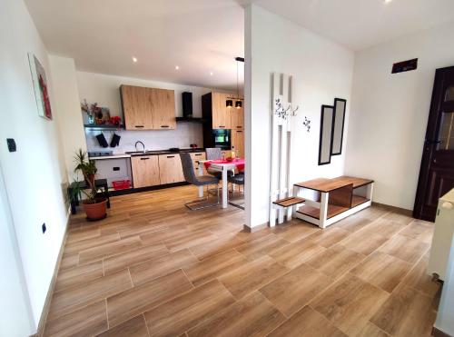 virtuve, Apartmani Melia in Sroki
