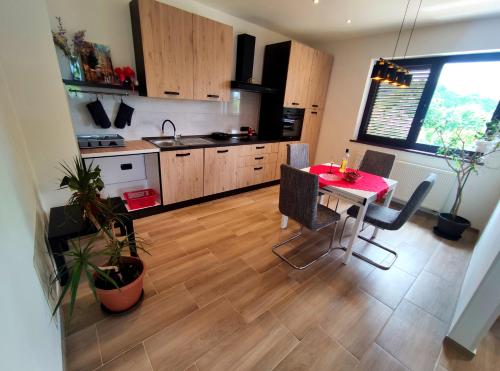 Iekārtas, Apartmani Melia in Sroki
