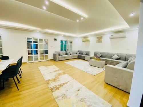 Luxury Farm 2 with Swimming Pool in Al Bahya