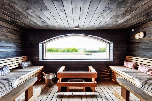 Villa Degerby - 330m2 Lux Manor w/Heated Pool, Spa in Inga