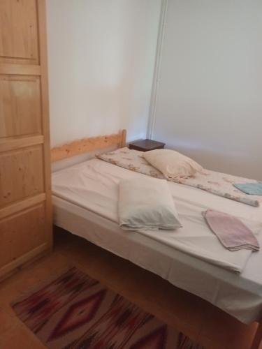 1 double bed