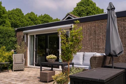 Kert, Vakantiewoning Le Garaazje in Dordtse Kil IV