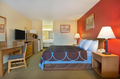 Super 8 by Wyndham Lancaster in Lancaster, USA