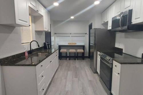 Bungalow overlooking Lake Dora! in Tavares (Florida)