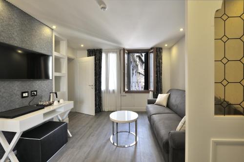 Al Theatro Palace - image 5