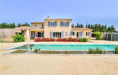Awesome Home In Eyragues With Outdoor Swimming Pool