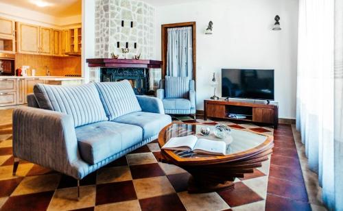 3 bedrooms, 4 beds