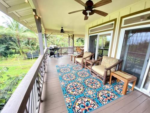 Heavenly Hawaii Retreat Home near Hilo and Ocean and Waterfalls in โฮโนมู
