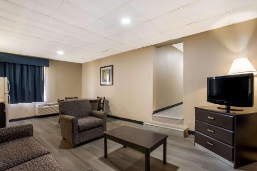 Suburban Studios Millville - image 5