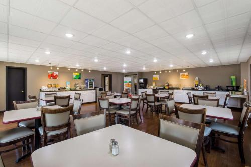 Food and beverages, Suburban Studios Millville in Millville (NJ)
