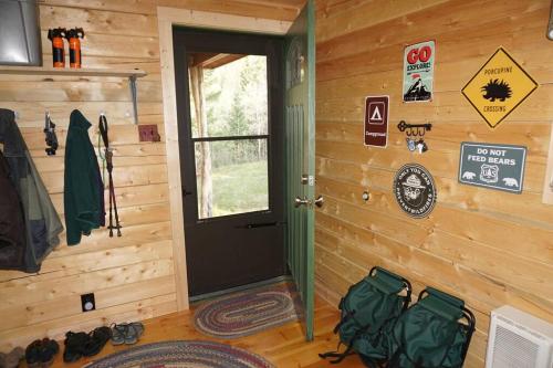 Warm Spring Mountain Cabin - Remote Hideaway