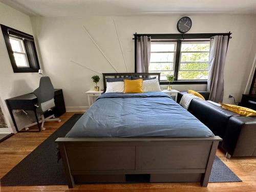 McKinley Beach Sunrise Studio - Pet Friendly in Milwaukee, USA