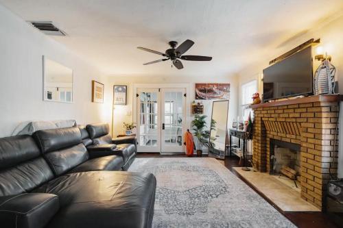 World Solo Travels Welcomed At St Pete Home in St Petersburg, USA