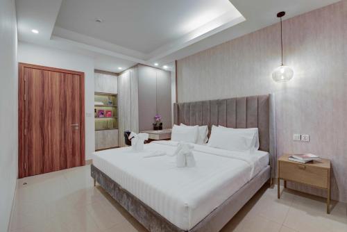 Executive Suite Pool View