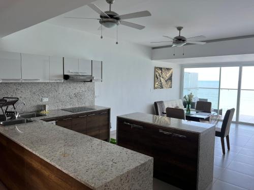 Resort Playa Azul Departamentos frente al mar in Atacames