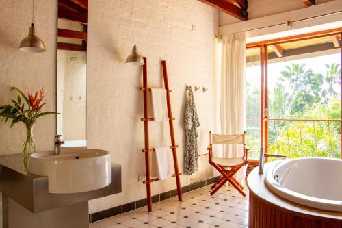 Bougainvillea Retreat image 37
