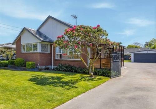 Park View house close 2 airport