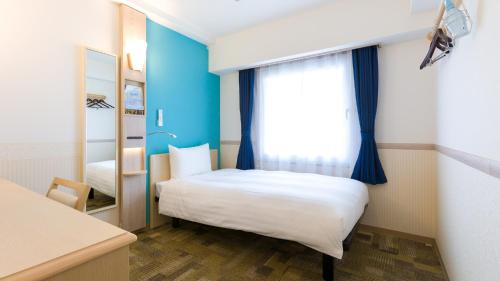 Toyoko Inn Kobe Sannomiya eki Shiyakusho Mae