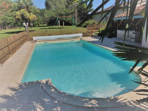 Grande maison avec piscine chauffée privée en Quercy gîte à louer Bourg-de-Visa