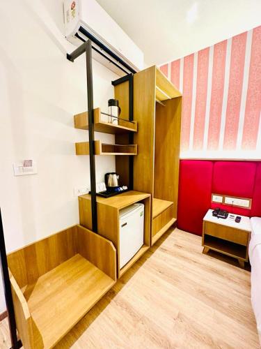Deluxe Room image 3