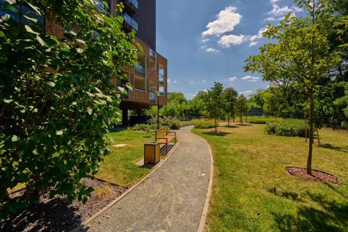 Spacious Apartment Dmowskiego by The River with Parking & Balcony by Noclegi Renters, Wrocław (photo 5)