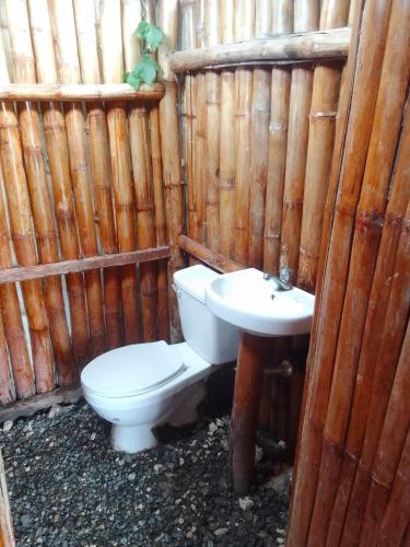 WJV BEACH RESORT AND RESTAURANT MOALBOAL - 화장실