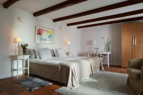 2 twin beds