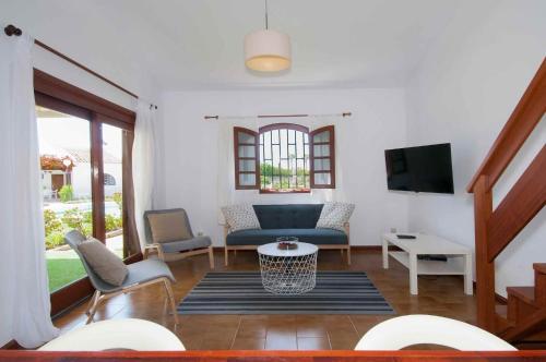 Apartment with Pool View  image 10