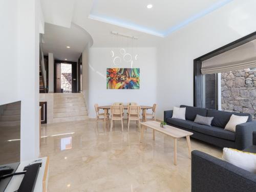 Villa with Private Pool image 9