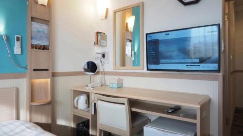 room detail thumbnail 1