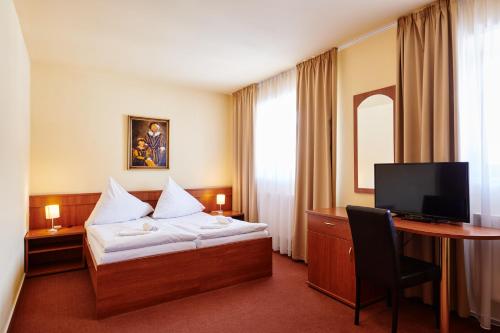 Hotel Zlatá Hvězda - image 2