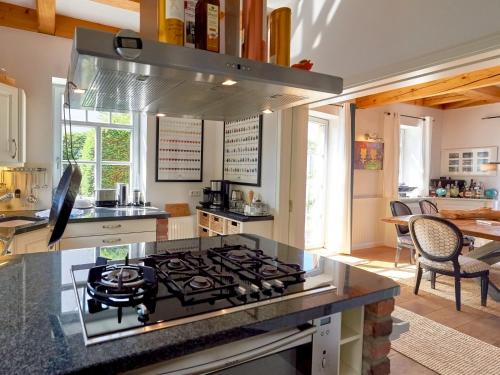 Kitchen, Fachwerkhauser Seedorf - Villa "Johanna Maria" mit Kamin, Sauna, Terrasse, Wasserblick in Altensien