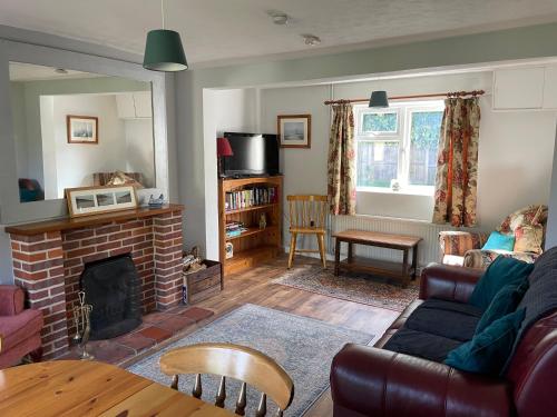 B&B Swafield - Betty's Cottage - Traditional Norfolk Farm Cottage - Bed and Breakfast Swafield