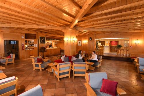 Vestabils, HG Hotel Valgranda in Zoldo Alto