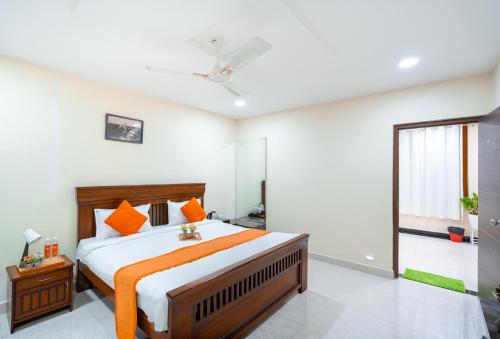 Deluxe King Room image 2