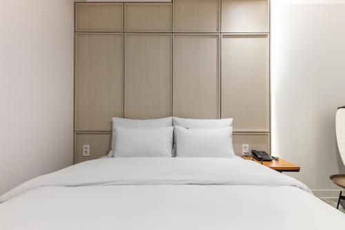 Eumseong Hotel Luem - Tap to explore photos