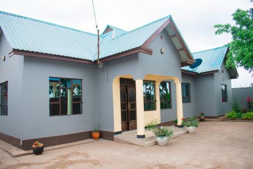 Exterior view, Gorgeous 4 Bedroom House ideal for Families and Large Groups in Boma Ng'ombe
