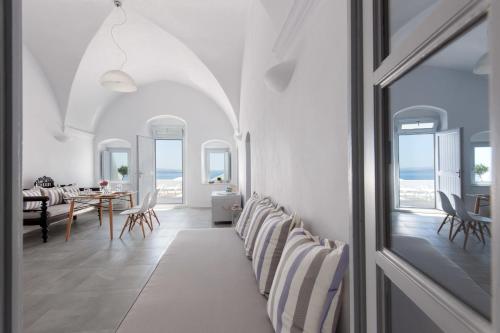 Evmenia Luxury Cave Villa - image 14