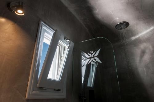 Evmenia Luxury Cave Villa - image 2