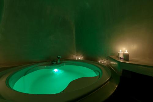 Evmenia Luxury Cave Villa - image 4