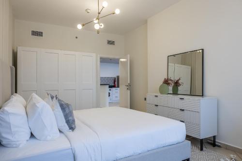 1BDR Apartment I Close To Metro I Marina Diamond 4 - image 8