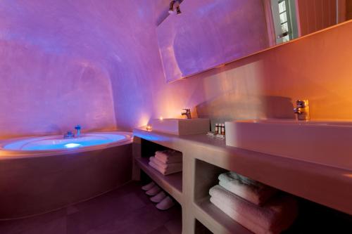Evmenia Luxury Cave Villa - image 13