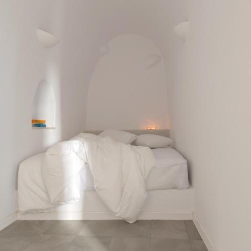 Evmenia Luxury Cave Villa - image 9