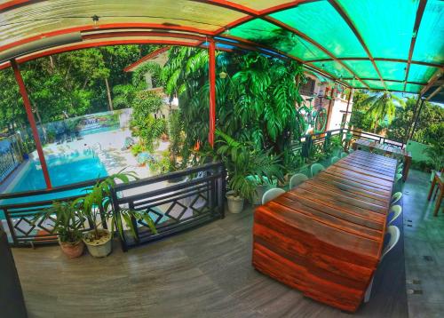 Restaurant, White Summerville Tourist Inn in Busuanga