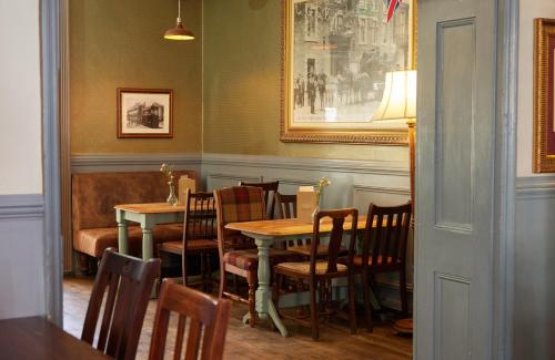 Cock Hotel by Greene King Inns - image 5